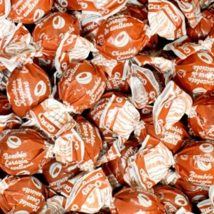 BOMBON CORAZON DE AVELLANA PAPEL COMPOSTABLE